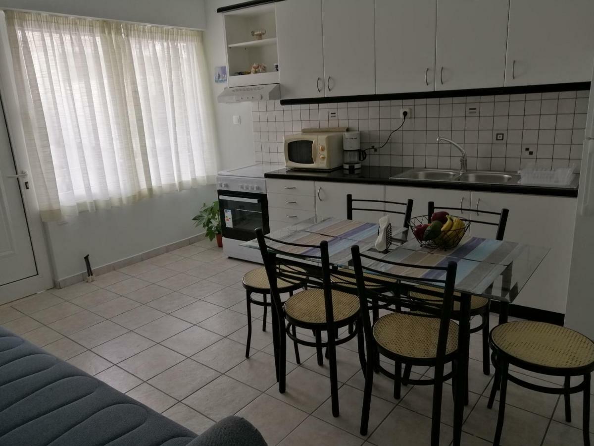 Coastal Apartment Christina Makriyialos Bagian luar foto